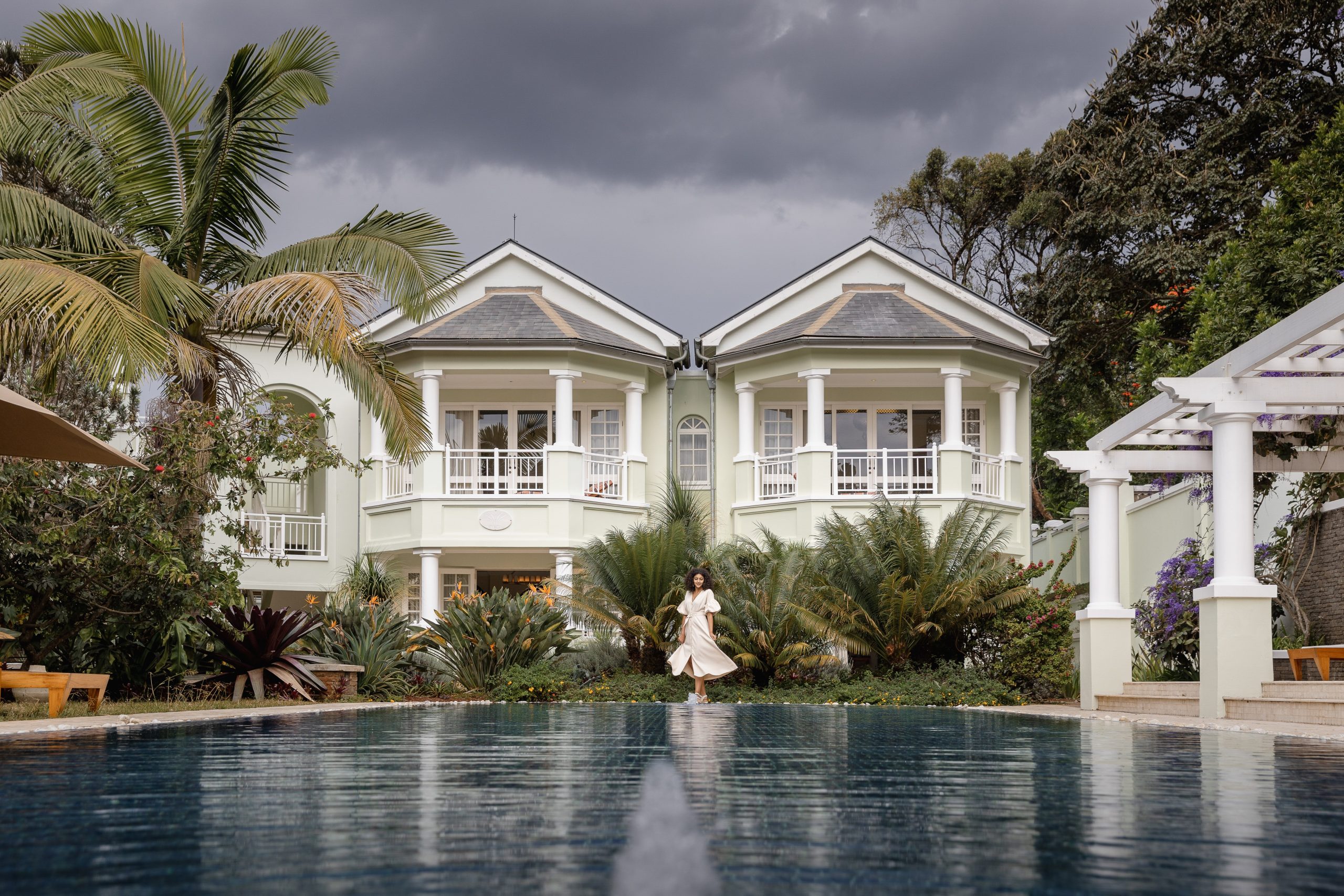 Swimming Pool and Building Exterior (1)